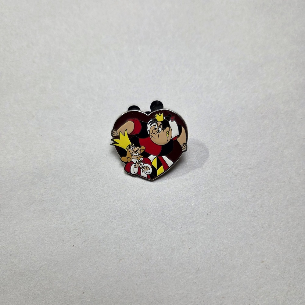 Disney Enamel Pin Unisex OS Red Queen King of Hearts Alice in Wonderland Heart